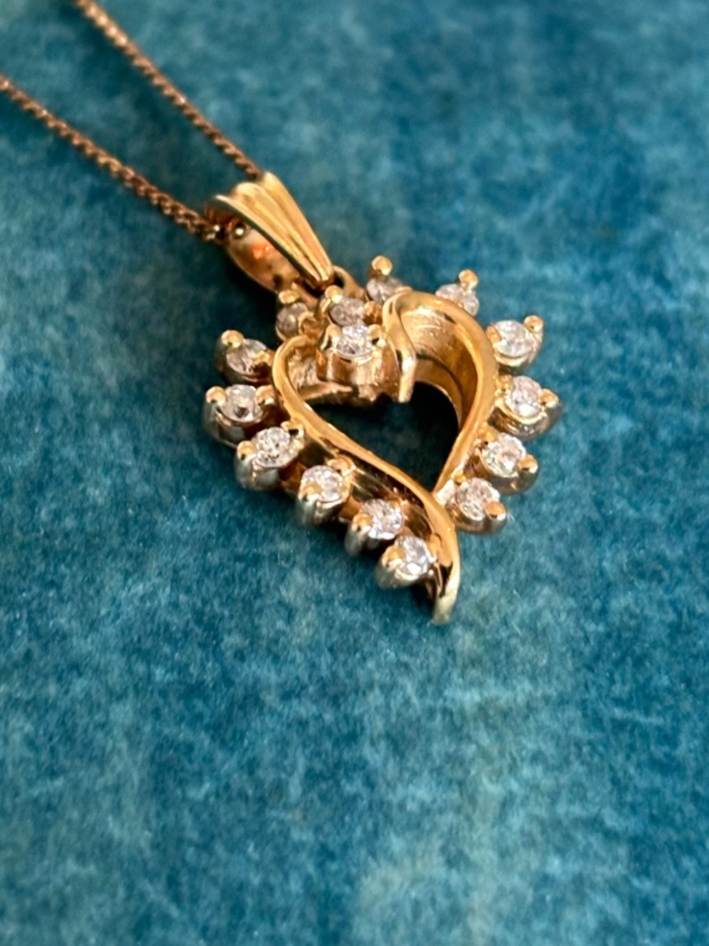 10k Gold Diamond Heart Pendant - Picture 3 of 11